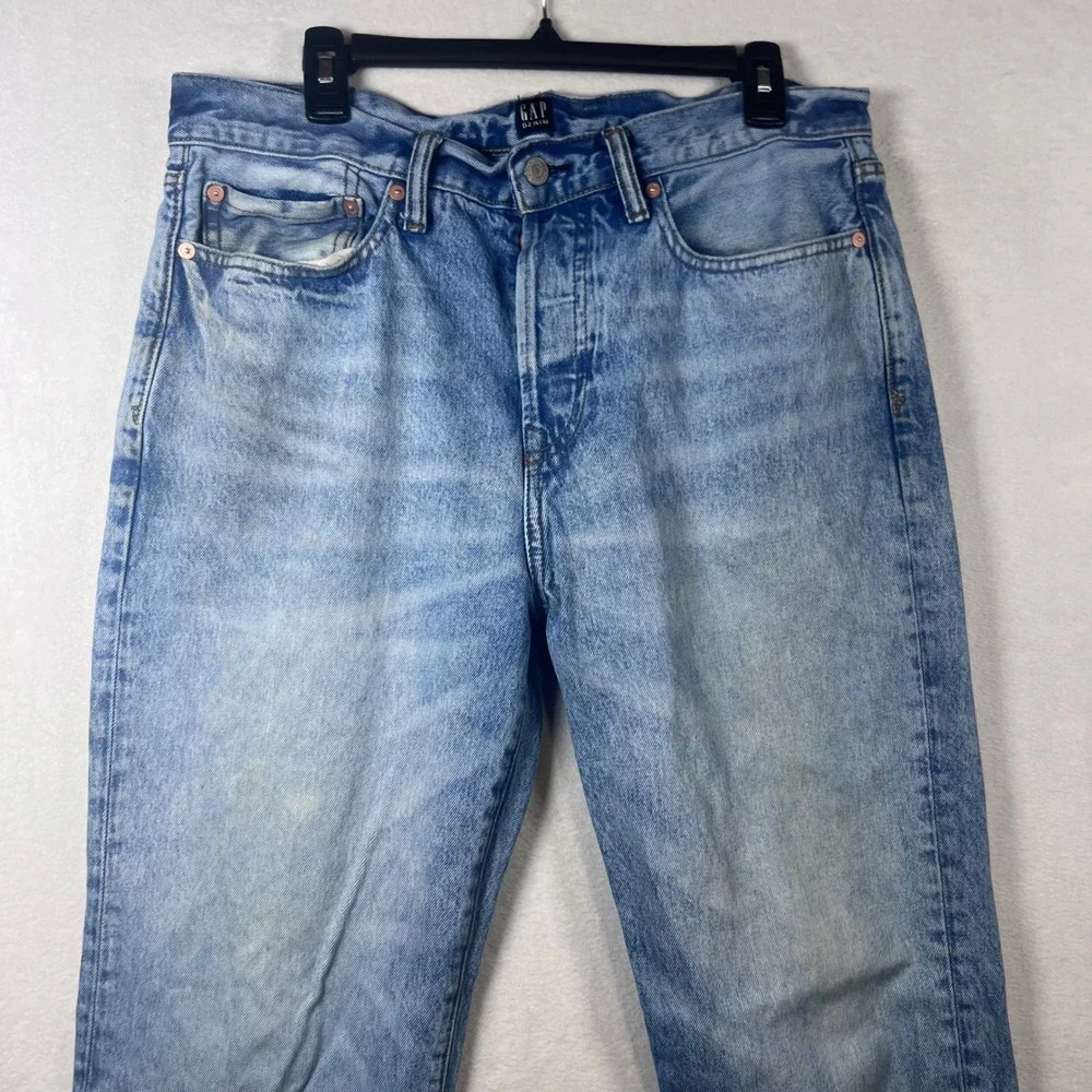 Gap Denim Mens Easy Fit Light Wash Straight Leg Button Fly Jeans 34x31